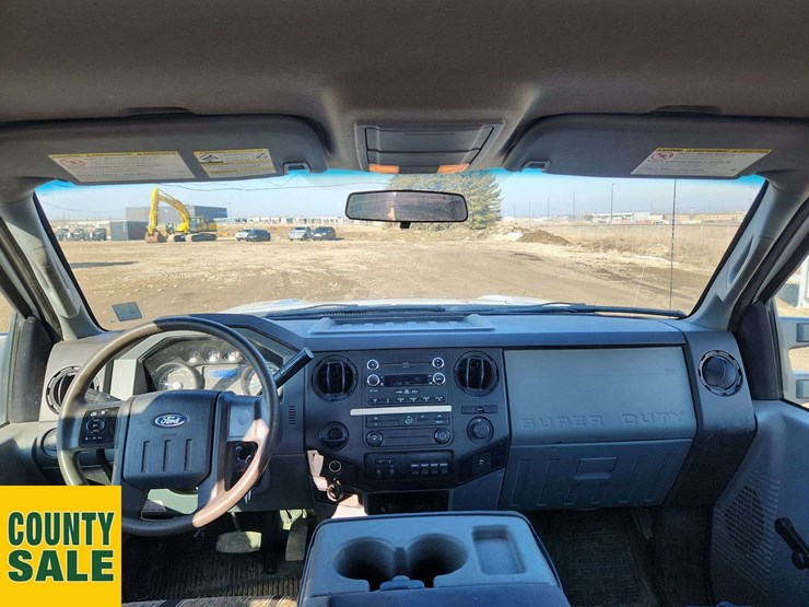 2013-ford-f550-image-21