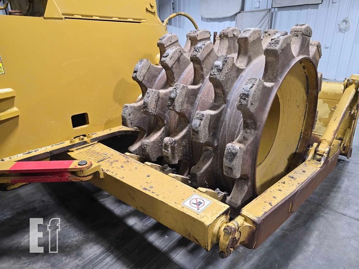 2015-caterpillar-815f-2-image-15