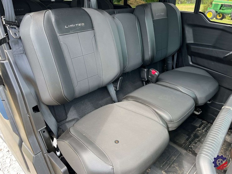 2026-can-am-defender-limited-hd11-triple-image-81