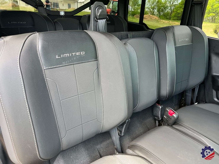 2026-can-am-defender-limited-hd11-triple-image-79