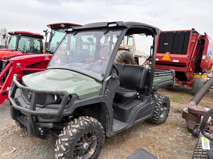 john-deere-gator-image-1