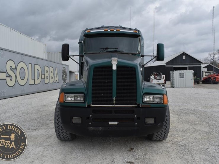 2000-kenworth-t600-image-9