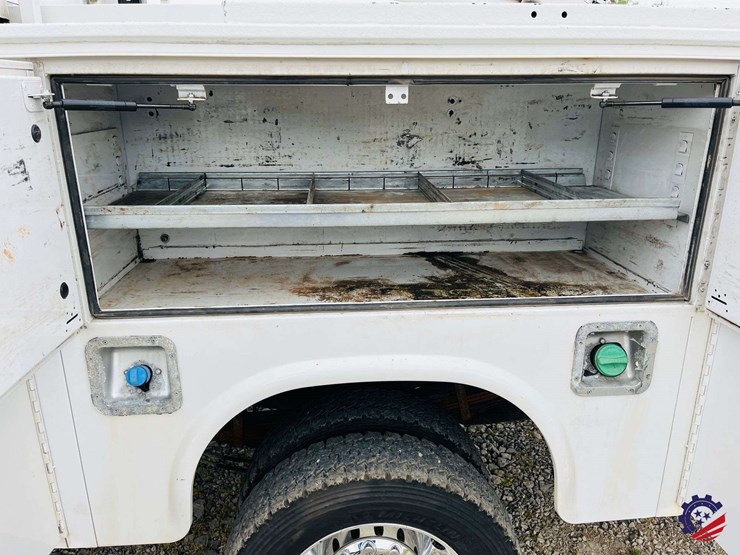 2018-ford-f550-image-26