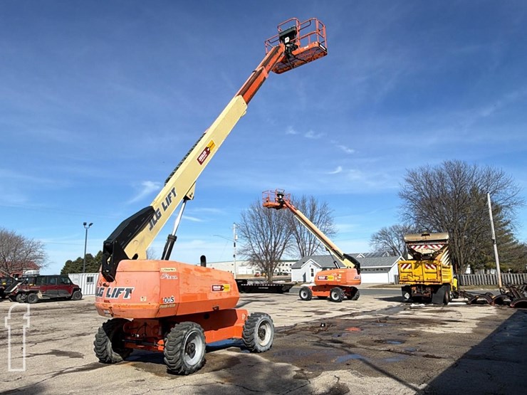 2014-jlg-600s-image-1