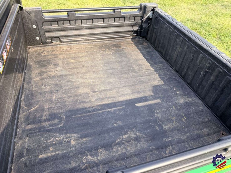 2024-john-deere-gator-xuv-835r-image-28