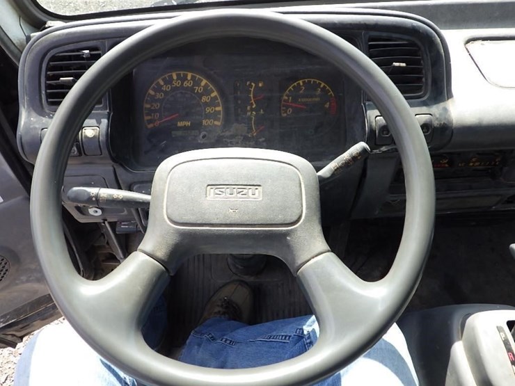 2007-isuzu-nqr-image-25