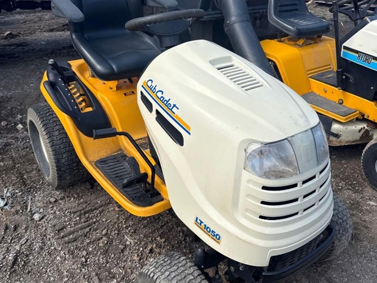 cub-cadet-lt1050-image-2