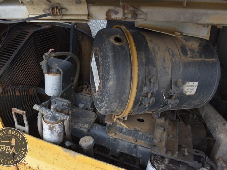 komatsu-d65ex-12-image-27