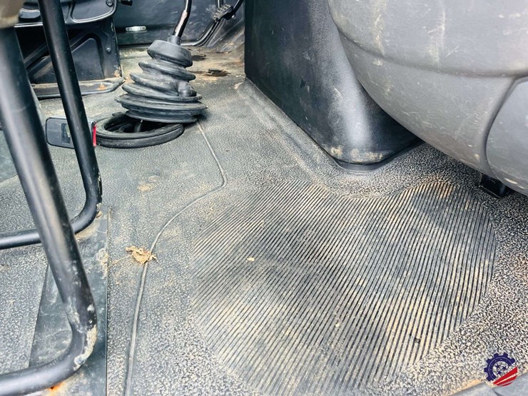 2015-international-durastar-4300-image-65