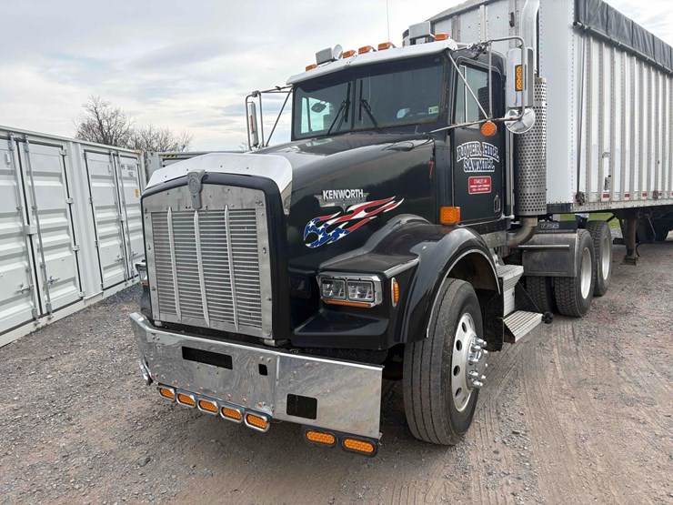 1985-kenworth-w900-image-1