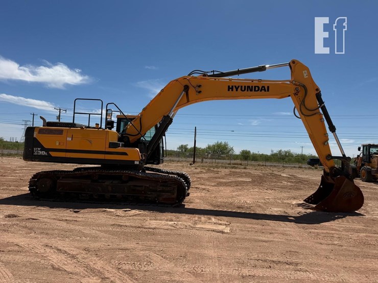 2017-hyundai-hx300l-image-5