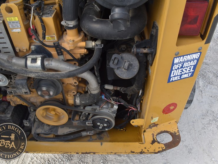 2017-caterpillar-259d-image-32