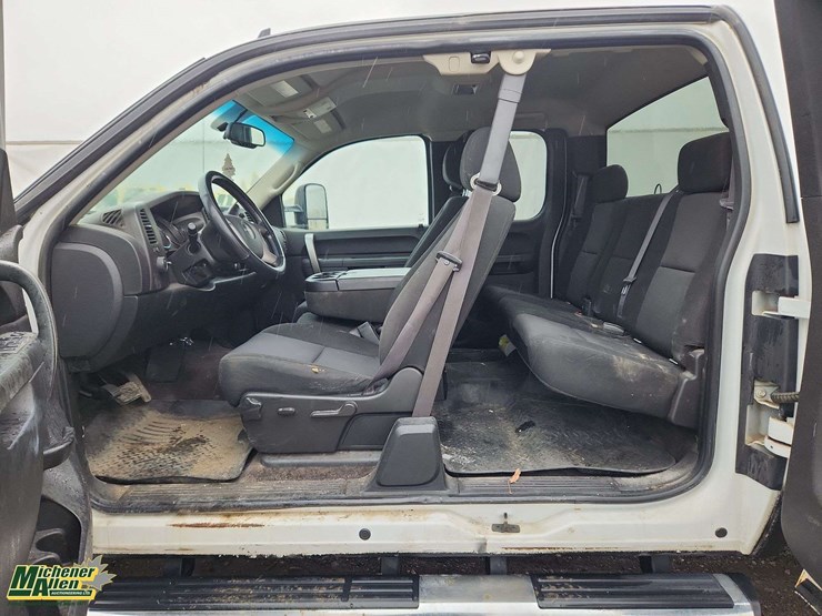 2011-gmc-sierra-2500hd-image-23