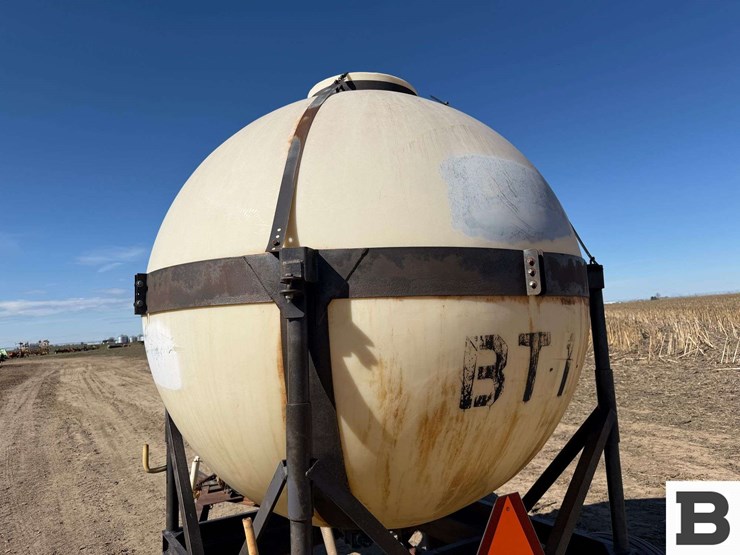 bubble-tank-chemigation-trailer-image-17