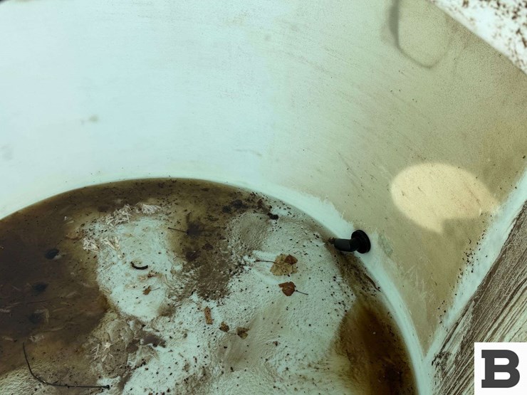 1550-gallon-round-poly-fertilizer-tank-image-5