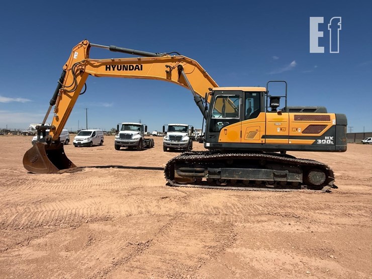 2017-hyundai-hx300l-image-4