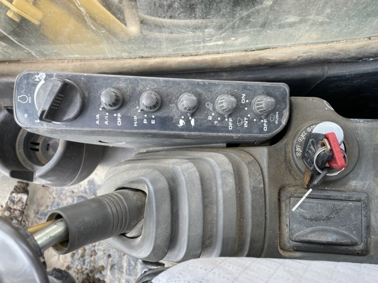 2007-deere-160c-lc-image-29