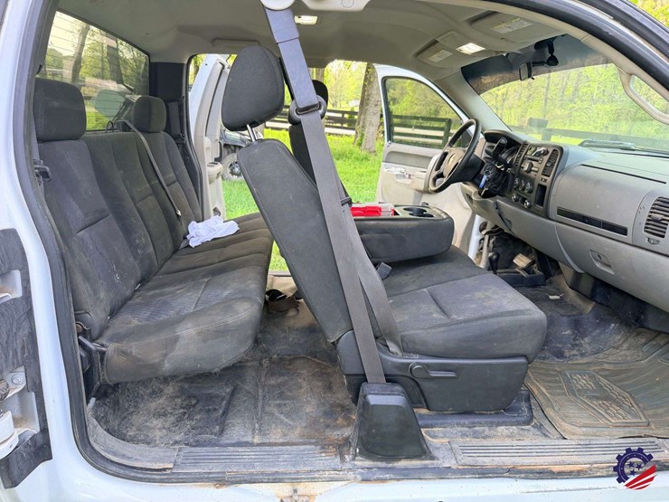 2012-chevrolet-silverado-2500hd-image-45