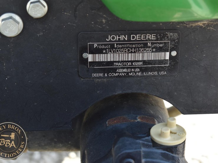 2017-john-deere-1025r-image-29