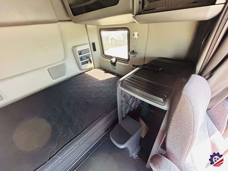 2024-international-lt62f-t/a-truck-tractor-image-89