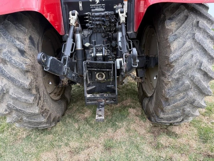 2014-case-ih-mx140-mfwd-tractor-image-11