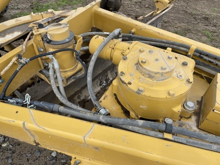 2018-caterpillar-12m3-awd-image-27