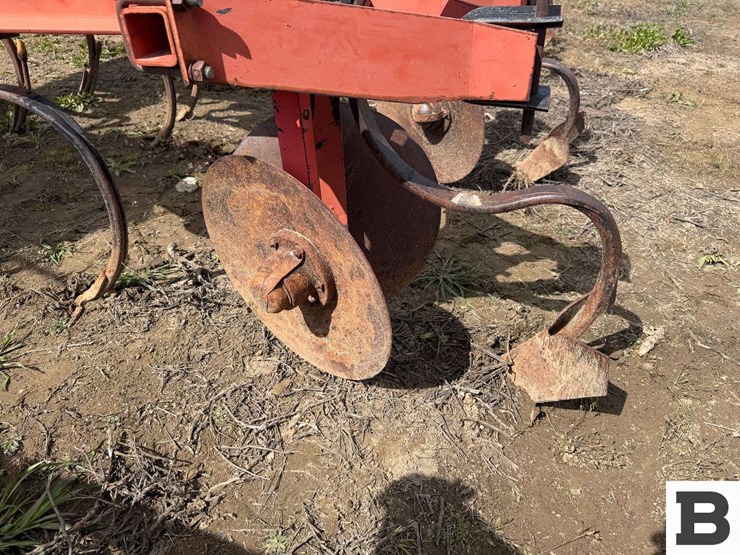 6-row-s-tine-cultivator-image-18