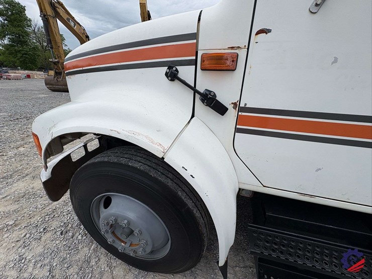 1993-international-4700-image-21