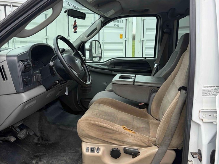 2005-ford-f350-xlt-image-12