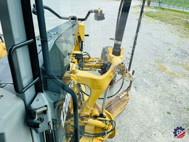 2010-caterpillar-120m-image-152