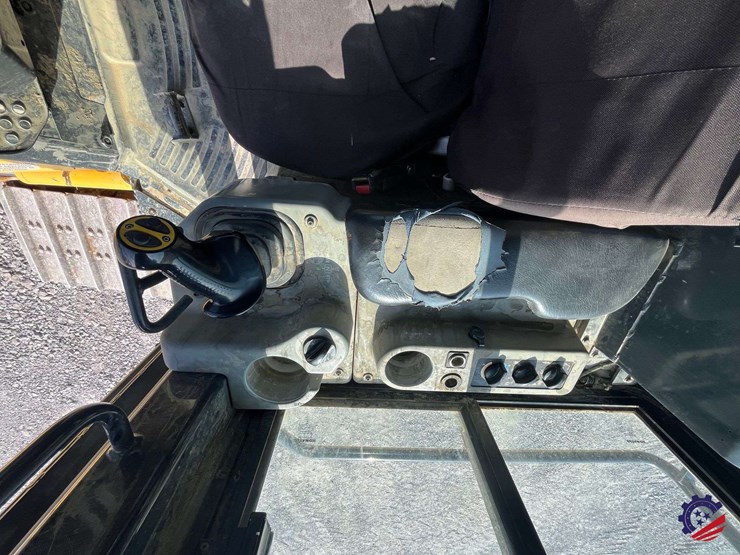 2018-komatsu-d51exi-24-image-61