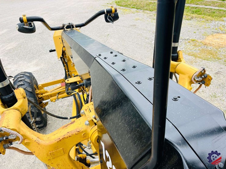 2010-caterpillar-120m-image-153