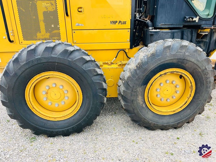 2010-caterpillar-120m-image-19