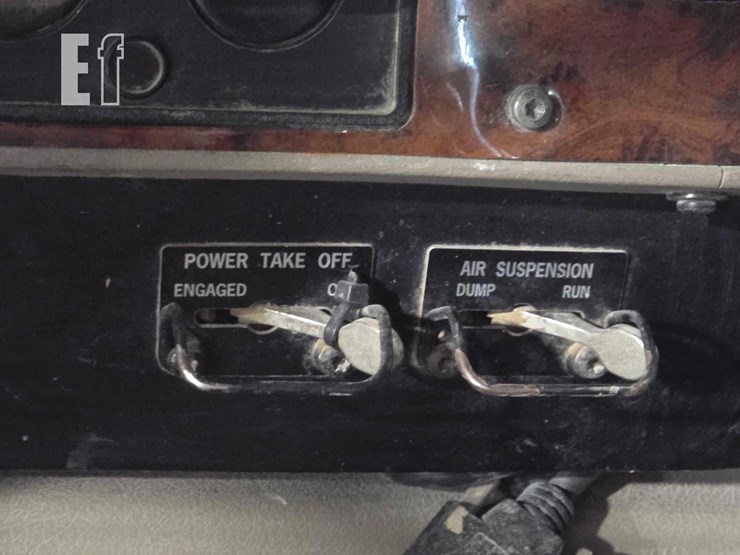 2013-international-paystar-5900-image-18