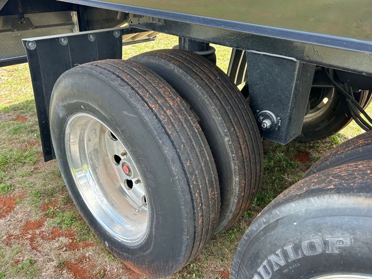 2013-neville-trailer-image-11