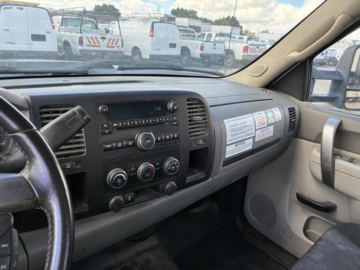 2012-gmc-sierra-2500-image-19