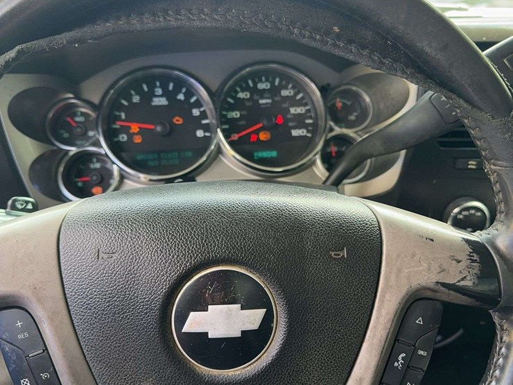 2013-chevrolet-silverado-1500-image-15