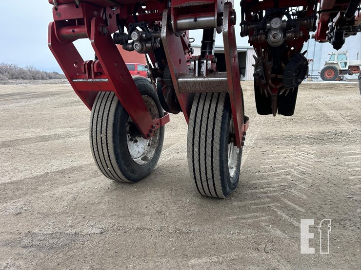 2014-white-9824-image-27