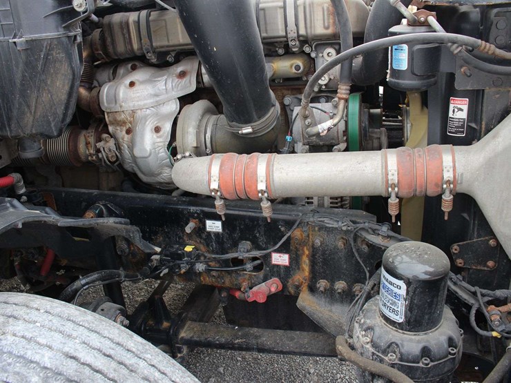 2018-freightliner-cascadia-126-image-33