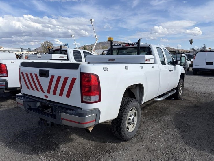 2012-gmc-sierra-2500-image-3