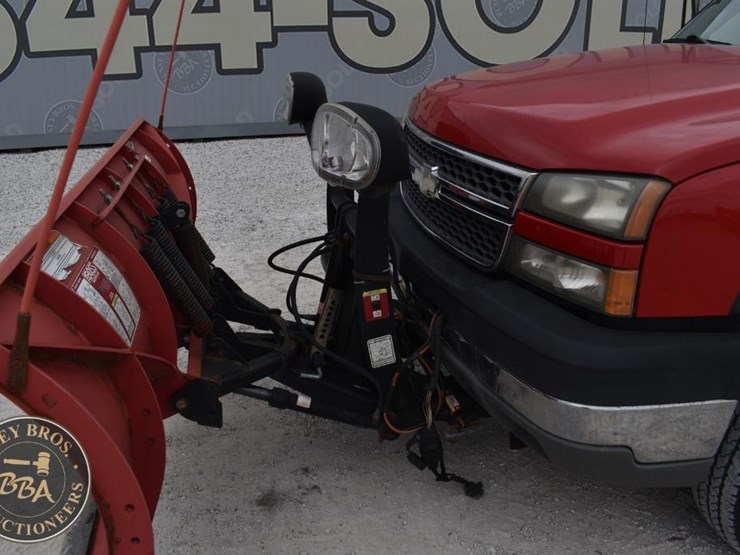 2003-chevrolet-3500-image-14