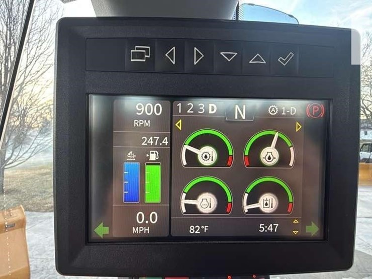 2024-deere-624-p-tier-image-10