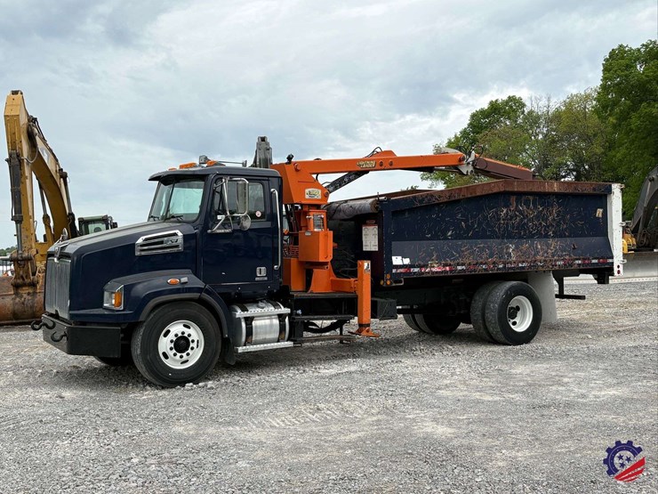 2019-western-star-4700-image-1