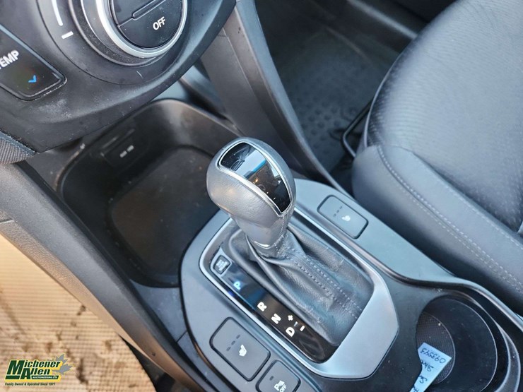 2015-hyundai-santa-fe-image-9