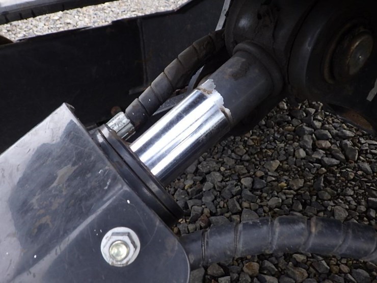 2020-bobcat-e26-image-13