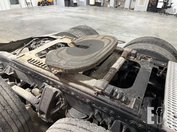 2008-peterbilt-386-image-10