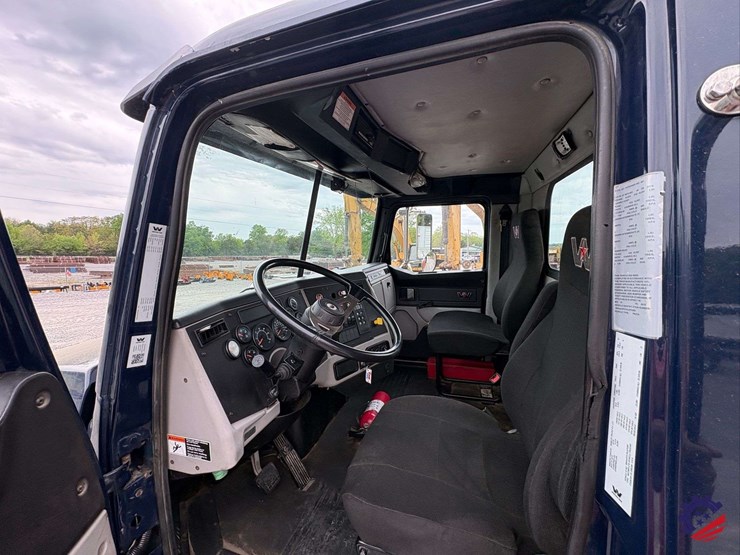2019-western-star-4700-image-87