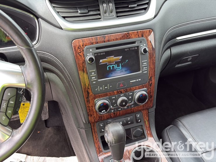 2013-chevrolet-traverse-image-36