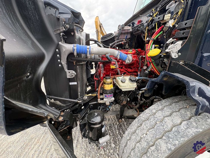 2019-western-star-4700-image-70