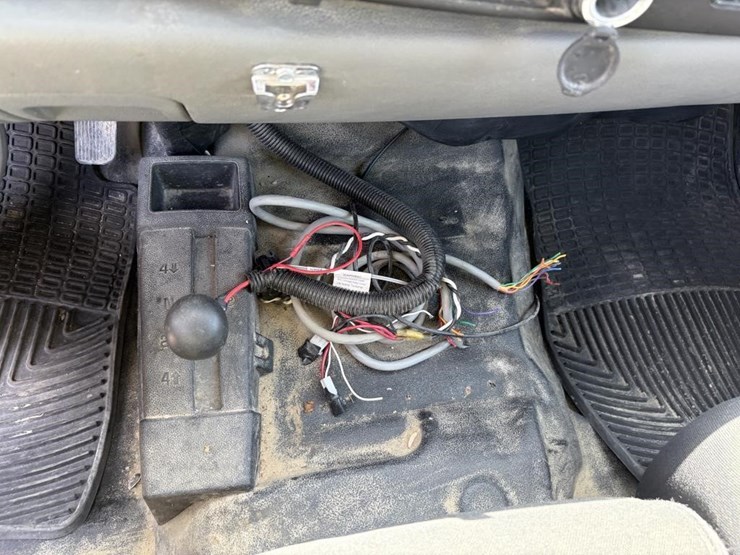 2012-gmc-sierra-3500-image-17